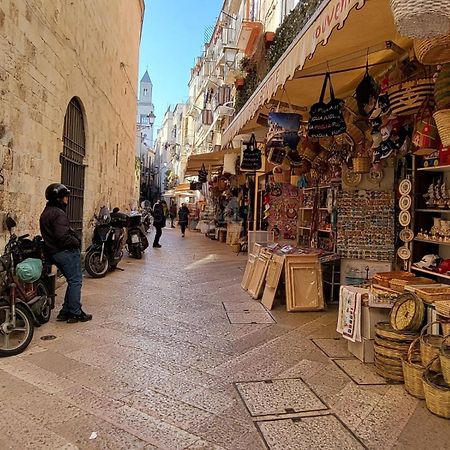 Quiet And Stylish - Bari City Center, Minutes To Station Buitenkant foto